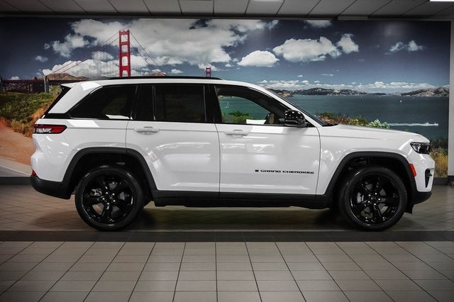 2023 Jeep Grand Cherokee Altitude