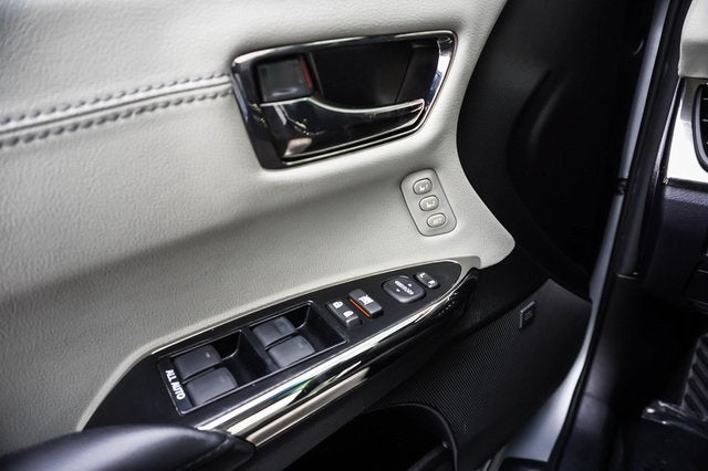 2018 Toyota Avalon Hybrid Limited