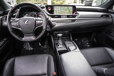 2019 Lexus ES 300h