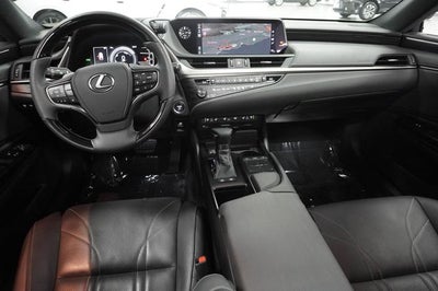 2019 Lexus ES 300h Luxury