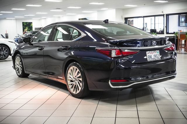 2019 Lexus ES 300h Luxury
