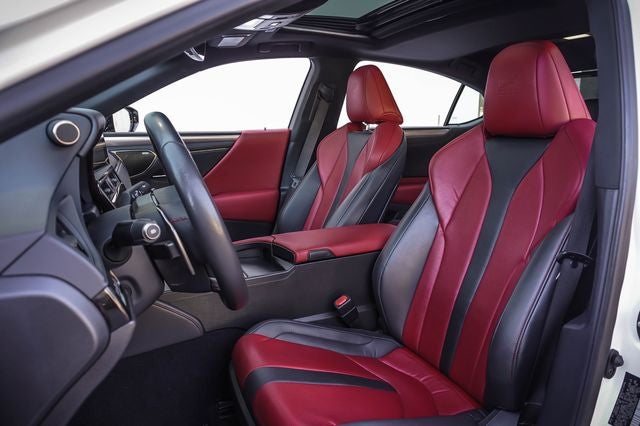 2024 Lexus ES 300h F SPORT Handling