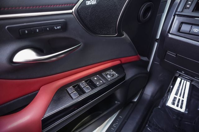 2024 Lexus ES 300h F SPORT Handling