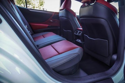 2024 Lexus ES 300h F SPORT Handling