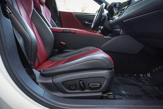2024 Lexus ES 300h F SPORT Handling