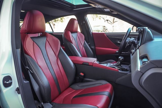 2024 Lexus ES 300h F SPORT Handling
