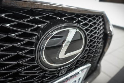 2024 Lexus ES 300h F SPORT Handling