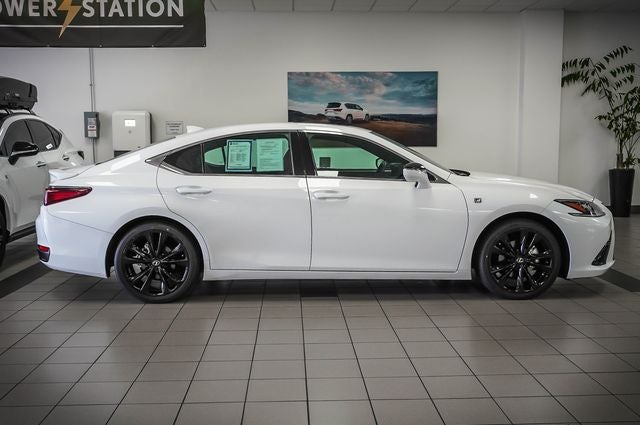 2024 Lexus ES 300h F SPORT Handling