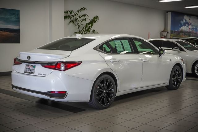 2024 Lexus ES 300h F SPORT Handling