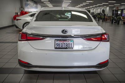 2024 Lexus ES 300h F SPORT Handling
