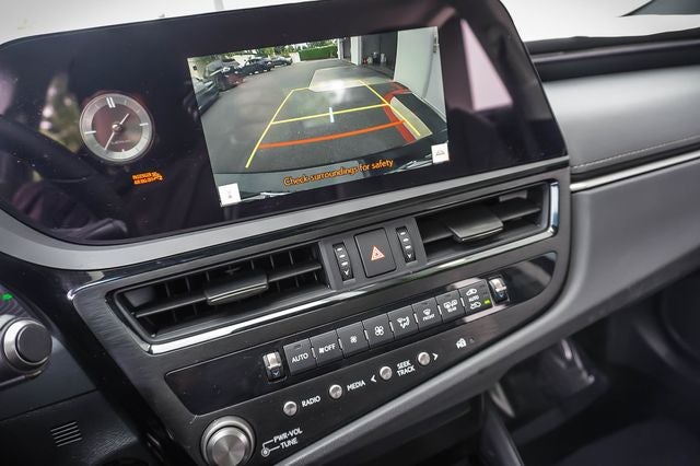 2024 Lexus ES 250