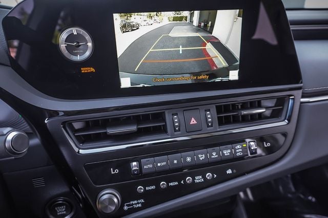2025 Lexus ES 350