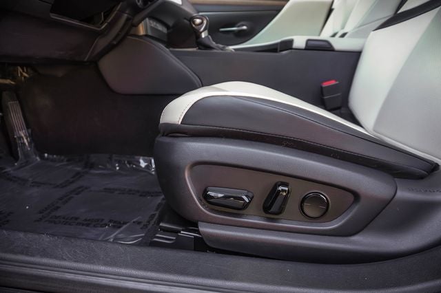 2023 Lexus ES 300h