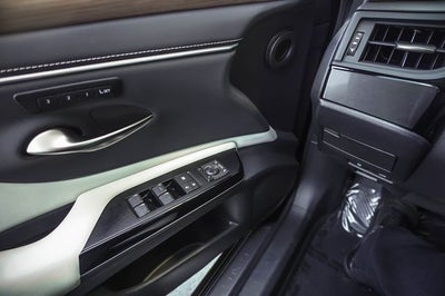 2023 Lexus ES 300h