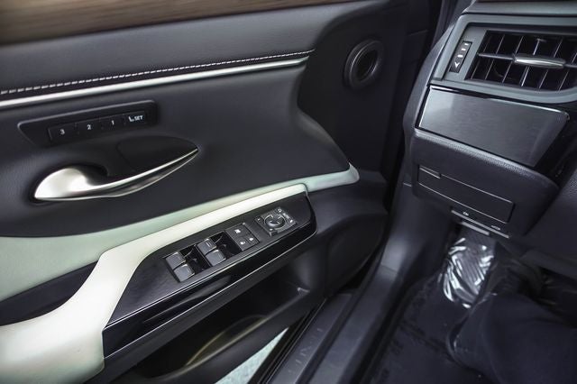 2023 Lexus ES 300h