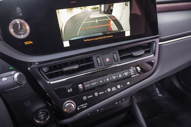 2023 Lexus ES 300h