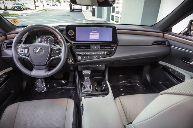 2023 Lexus ES 300h
