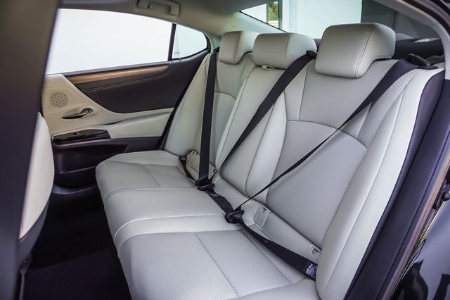 2023 Lexus ES 300h