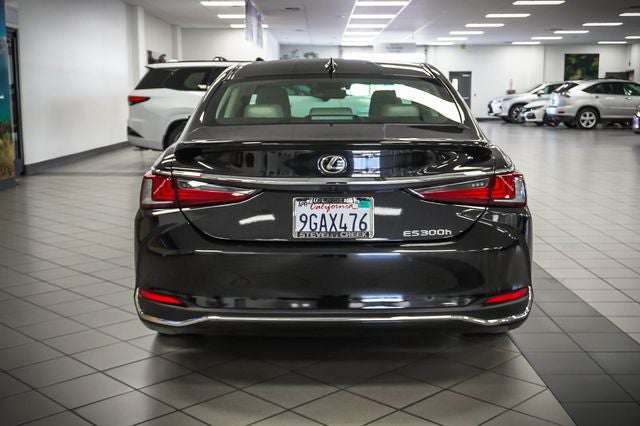 2023 Lexus ES 300h