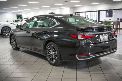 2023 Lexus ES 300h