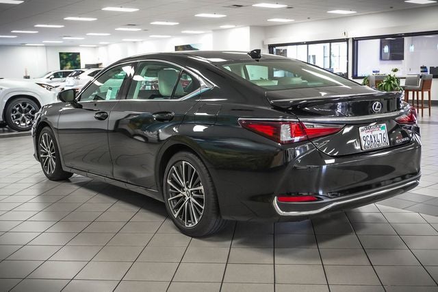 2023 Lexus ES 300h