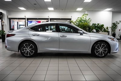 2025 Lexus ES 300h