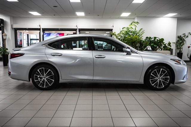 2025 Lexus ES 300h