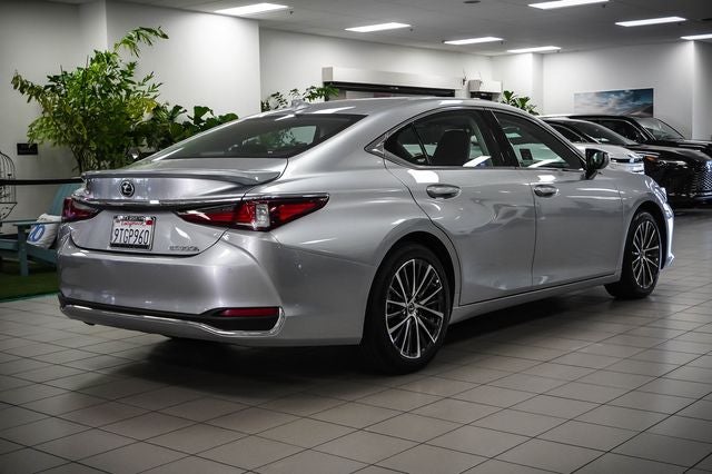 2025 Lexus ES 300h