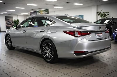 2025 Lexus ES 300h