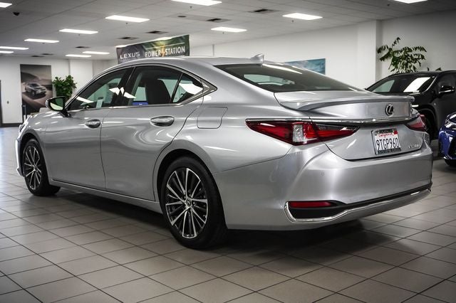 2025 Lexus ES 300h