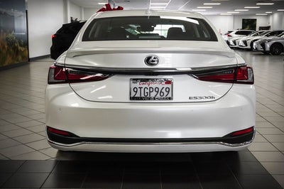 2025 Lexus ES 300h