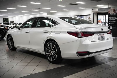 2025 Lexus ES 300h