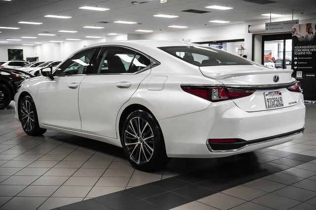 2025 Lexus ES 300h