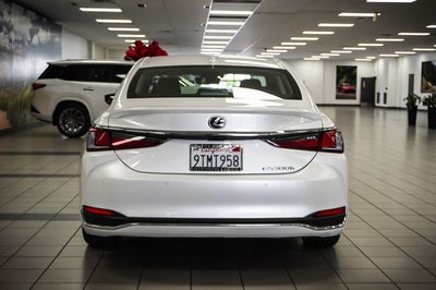 2025 Lexus ES 300h