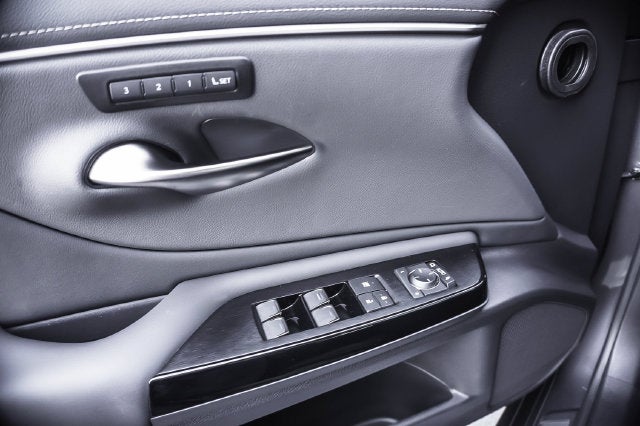 2025 Lexus ES 300h