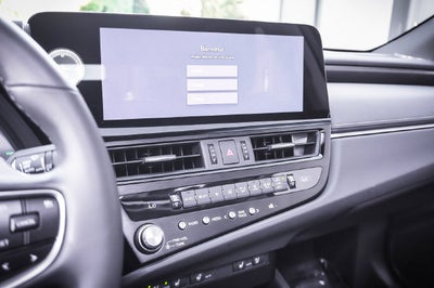 2025 Lexus ES 300h