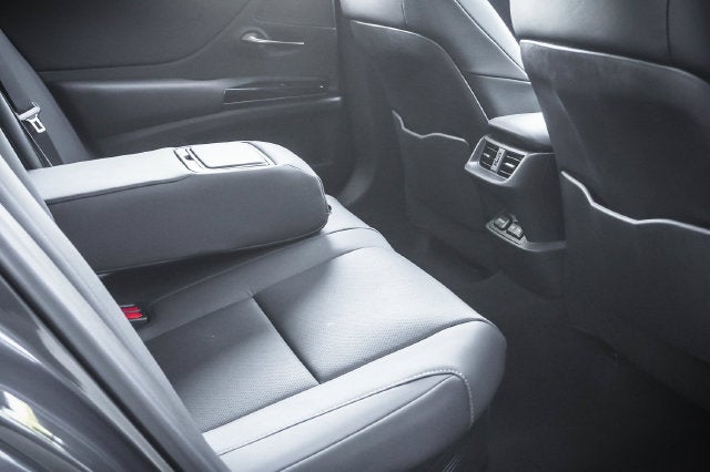 2025 Lexus ES 300h