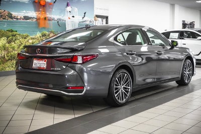 2025 Lexus ES 300h