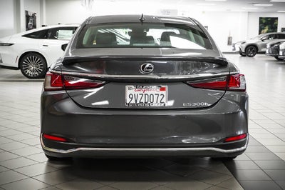 2025 Lexus ES 300h