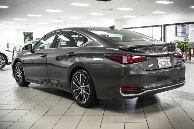 2025 Lexus ES 300h