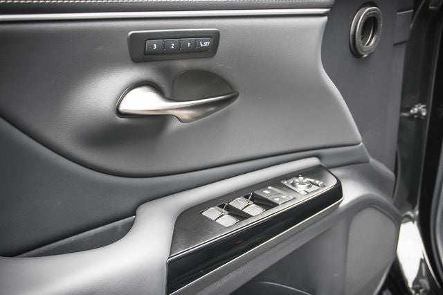 2025 Lexus ES 300h