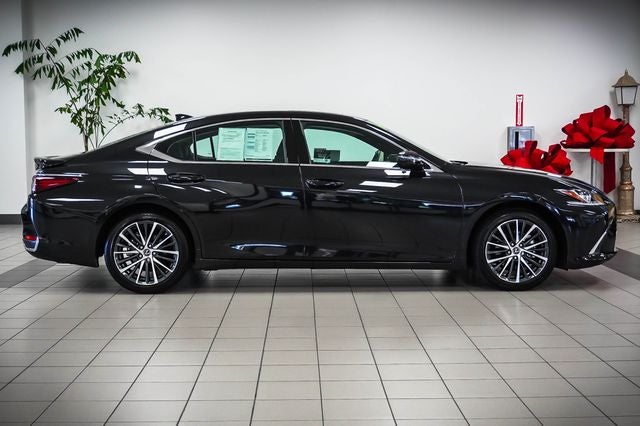 2025 Lexus ES 300h