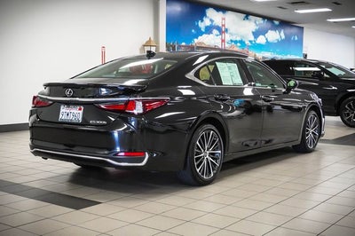 2025 Lexus ES 300h