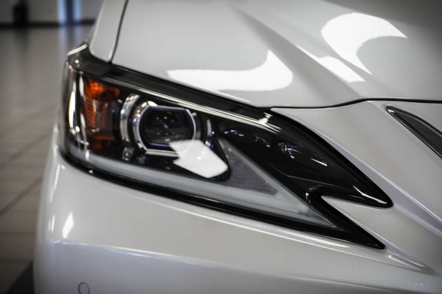 2025 Lexus ES 300h
