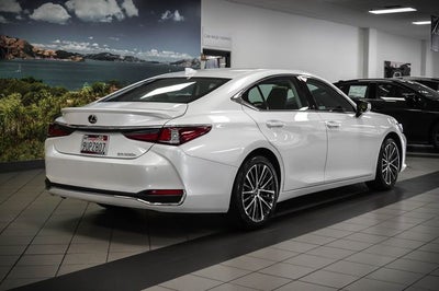 2025 Lexus ES 300h
