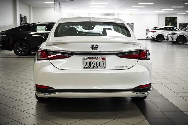 2025 Lexus ES 300h