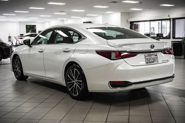 2025 Lexus ES 300h