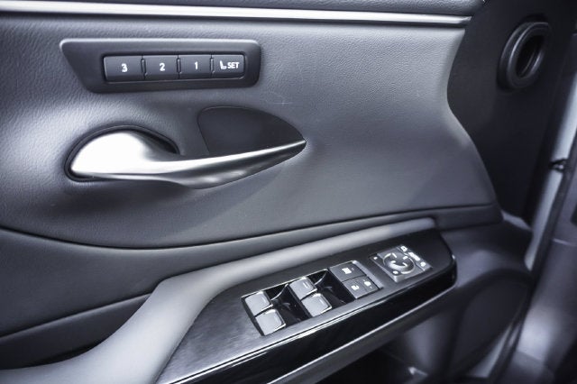 2025 Lexus ES 300h