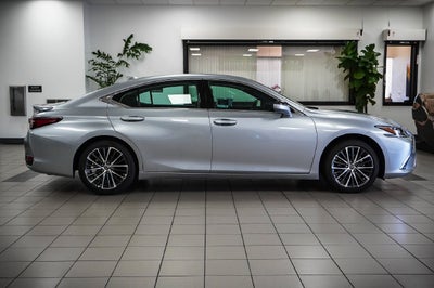 2025 Lexus ES 300h
