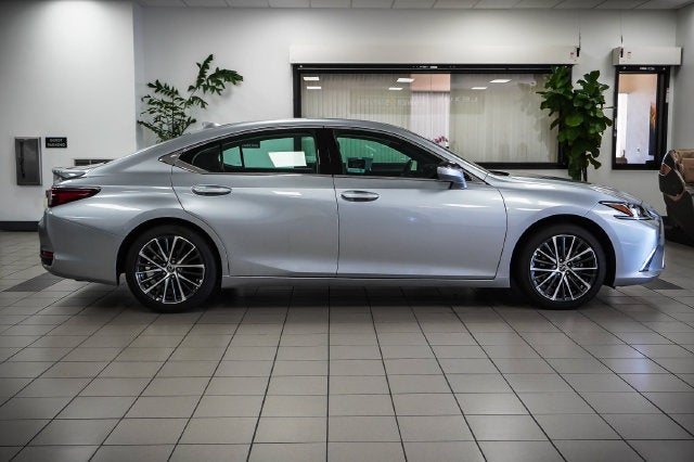 2025 Lexus ES 300h